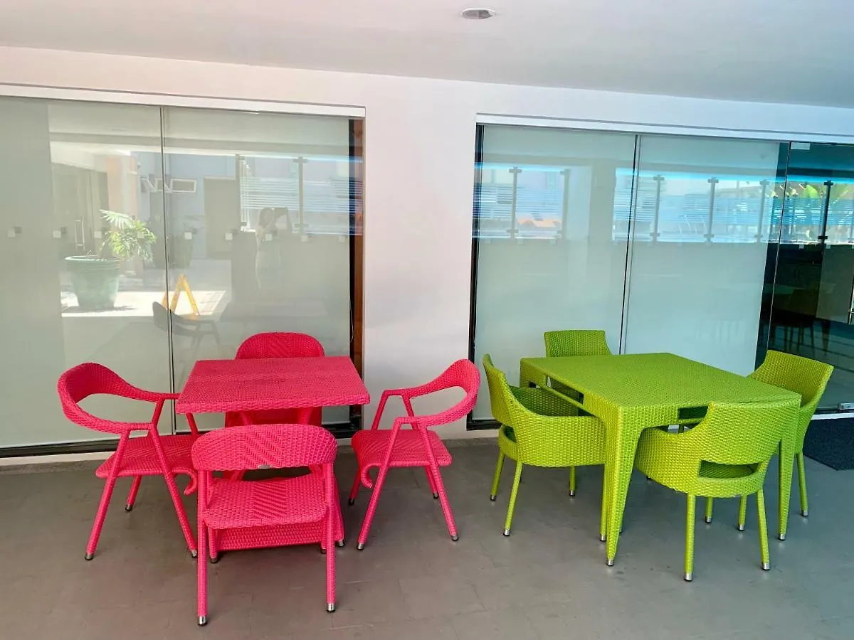 Apartment Chillax Studio 101 Newport Boulevard Manila